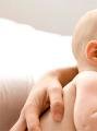 Чем лечить красное больное горло у грудничка: сиропы и народные средства для ребенка до года Красное горло у 8 месячного ребенка